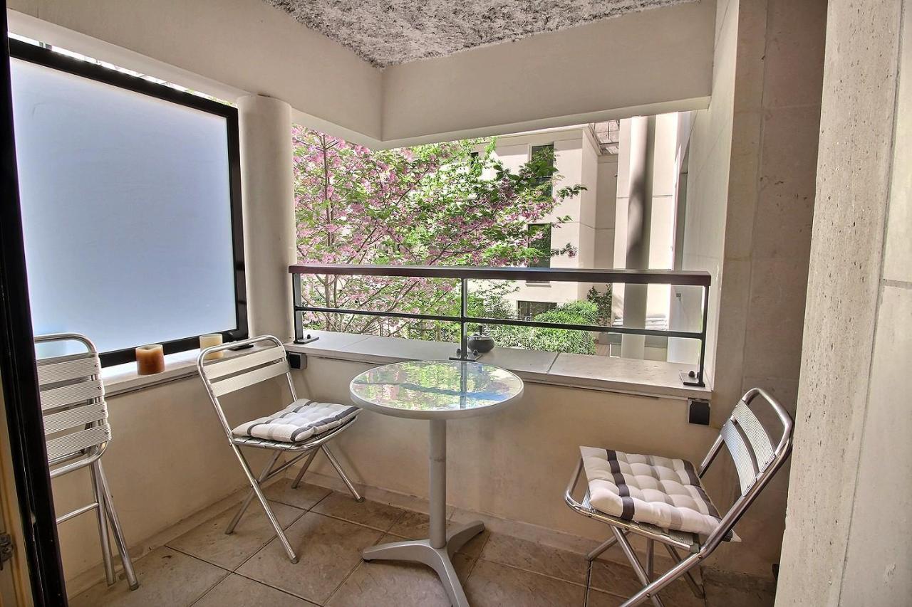 217361 - 6 Personnes A * Paris