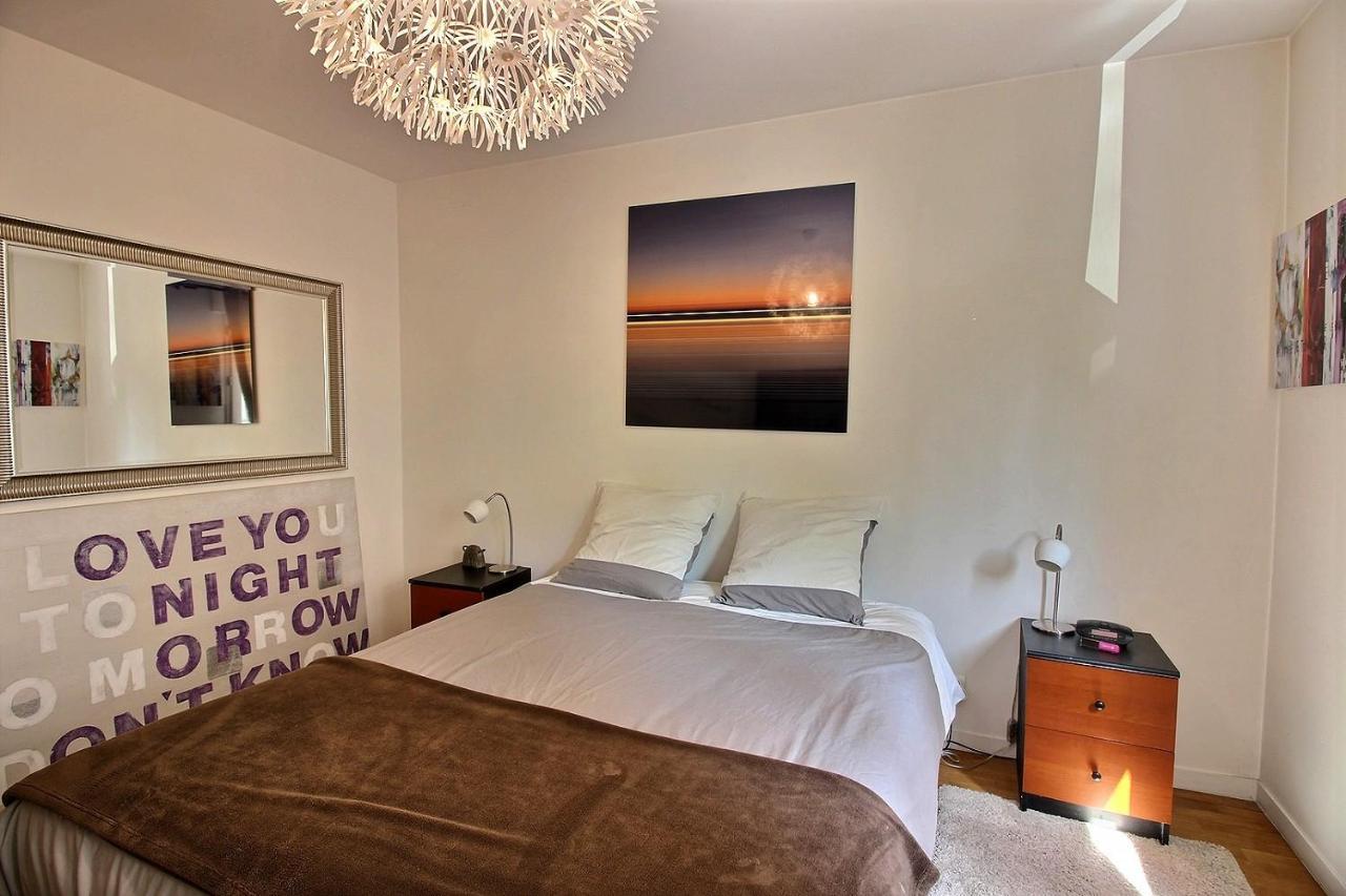 217361 - 6 Personnes A * Paris