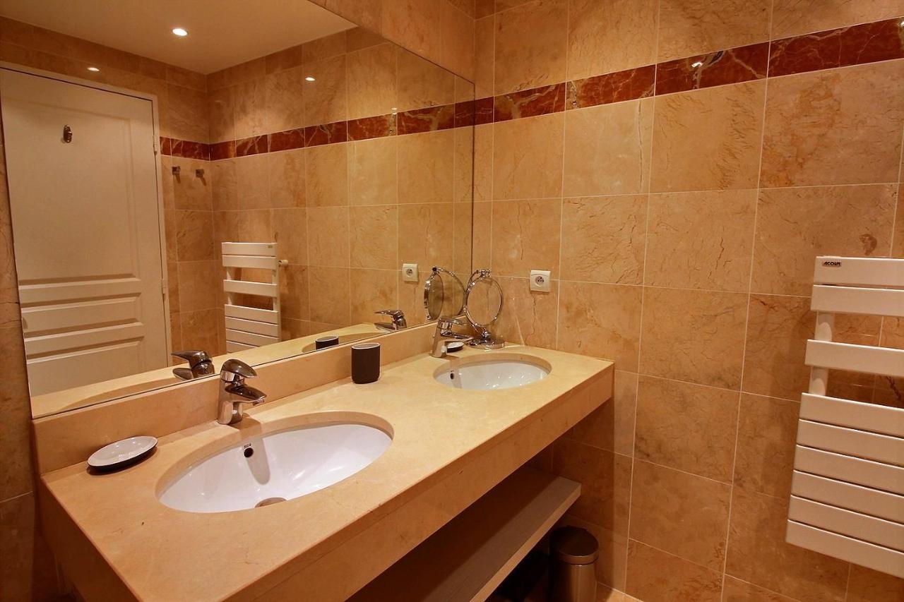 217361 - 6 Personnes A Paris